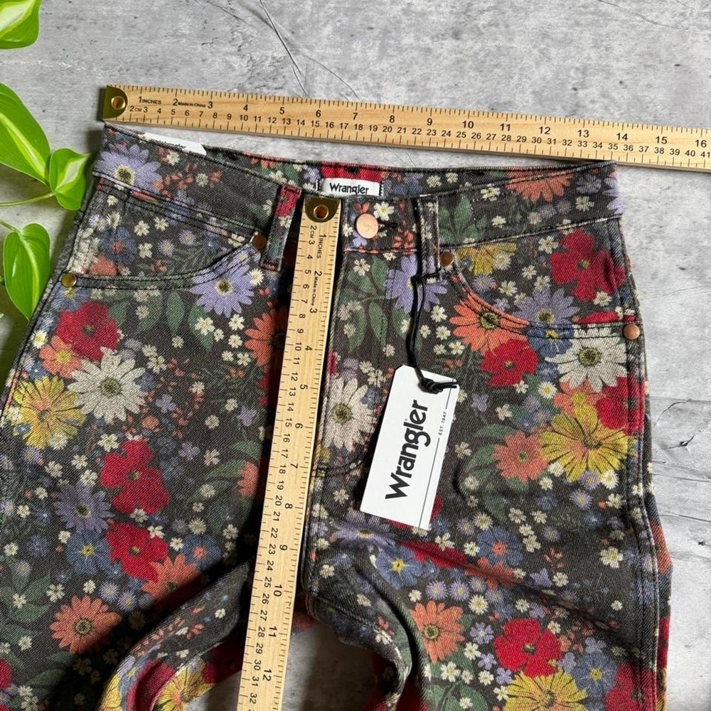 Wrangler Bloom Wanderer flare Jeans high rise size 28" nwt - Picture 4 of 7